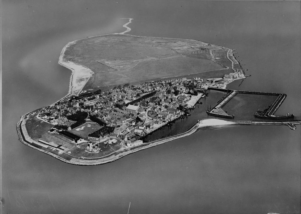 Check Out What Urk, Netherlands Looked Like  in 1930 