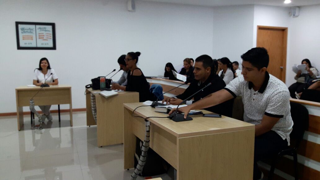 @ucooperativaiba Estudiantes de Derecho Procesal Penal hacen audiencias orales en #SaladeAudiencias de la UCC Ibagué