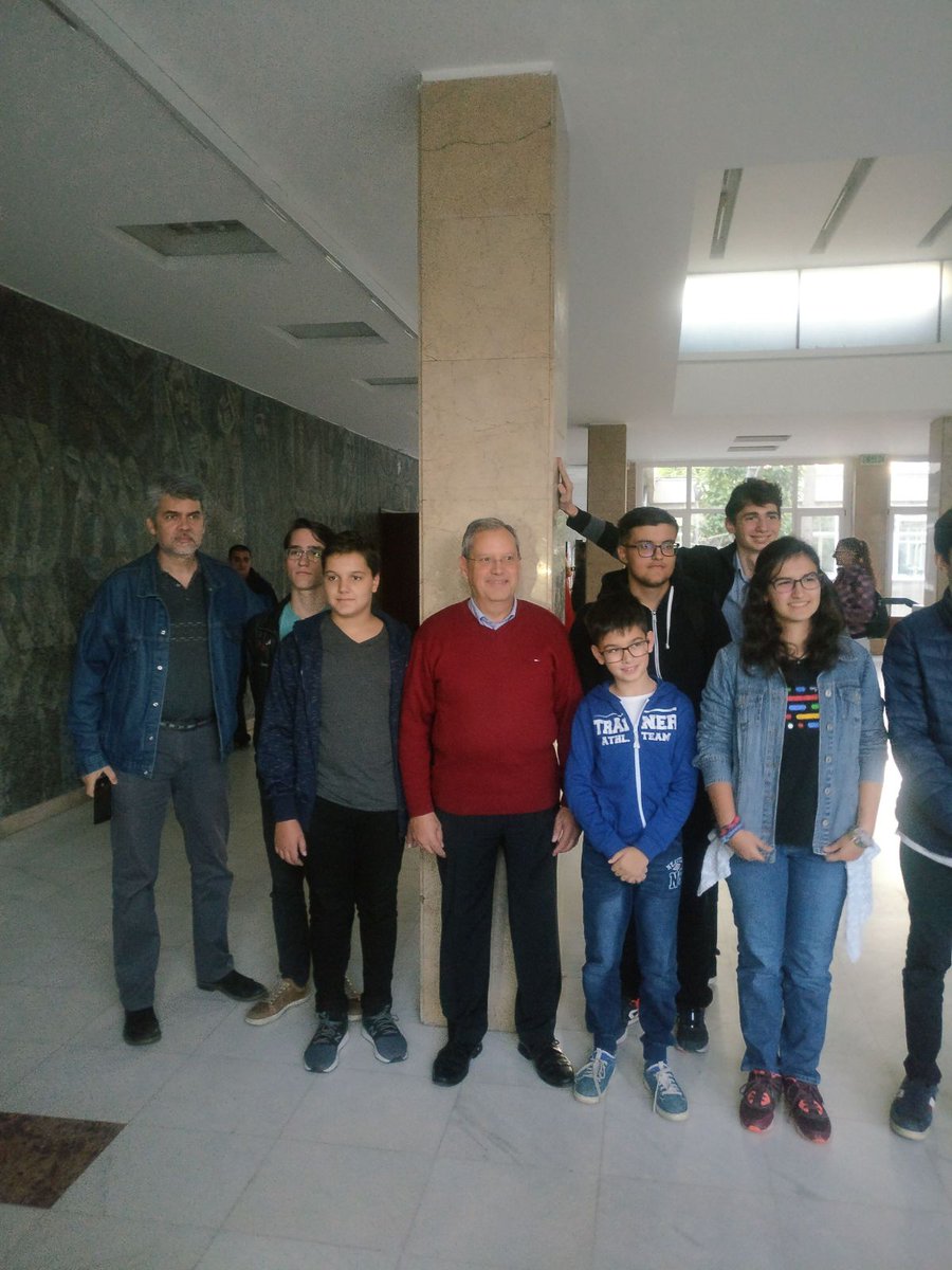 RaduTiciu's tweet photo. @TheFarthestFilm screening in Timisoara w/ @space103, 1st RO astronaut @CoderDojo ninjas & mentors in #WSW17 Thanks @clarestronge @kenwhelan https://t.co/h2C09gy95i