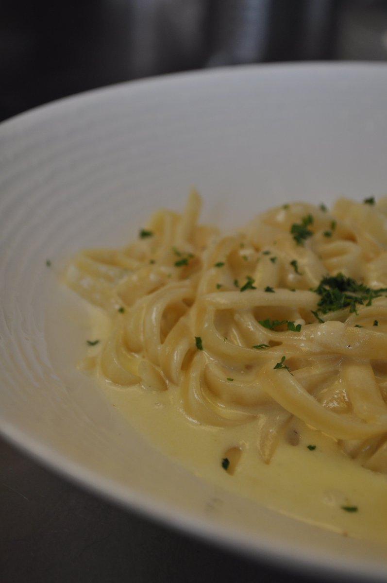RomeosPizzaIUP's tweet photo. Craving pasta? Our Fettuccine Alfredo will hit the spot 👏🏾👏🏾👏🏾 https://t.co/v0mOFeLUis