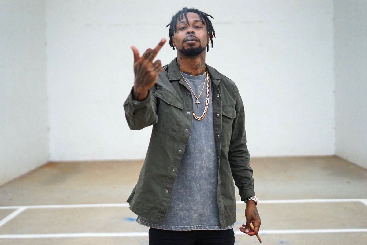 T_DUBB_O's tweet image. With us or against us ain’t no both sides pussy #moblyfe