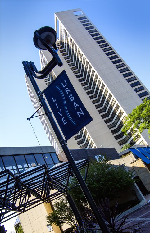 DetroitCoworkin's tweet photo. Take a walk around our office, River Front! https://t.co/2KzfCYYJgN
