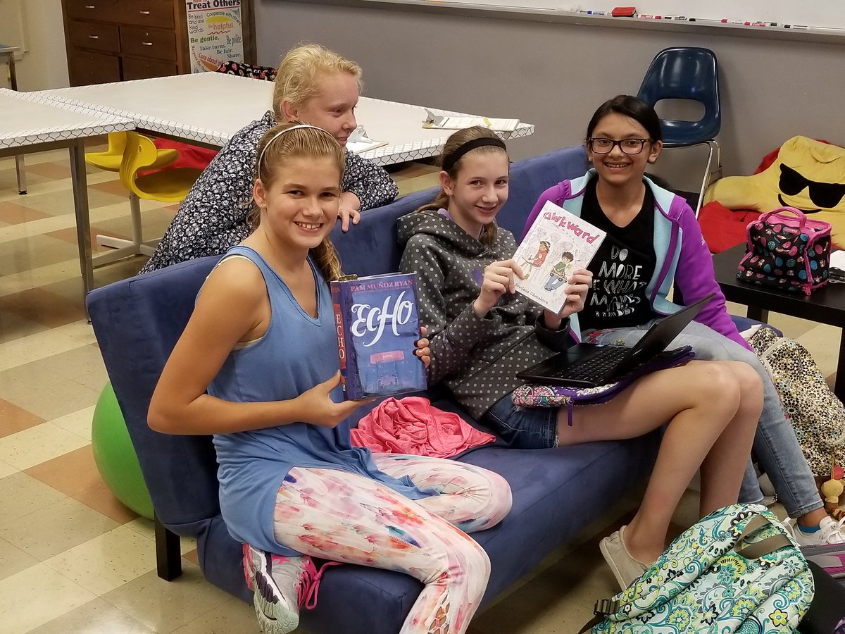 JenniferBano3's tweet photo. @SASD_IV Getting excited about books today at Valley's first Reading Olympics meeting of the year! https://t.co/NMmJYfyXhn