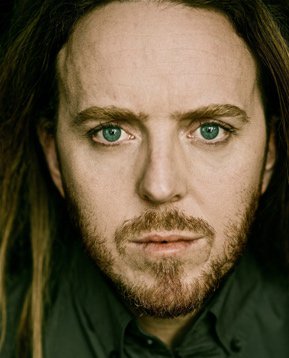 timminchin's tweet photo. News: Sydney! Meet Tim, 10am October 21st, at @HartogBondi, @WestfieldAU and nab a signed copy of 'When I Grow Up'! https://t.co/rXQw1FQzIM https://t.co/Tg1kyG8UzY