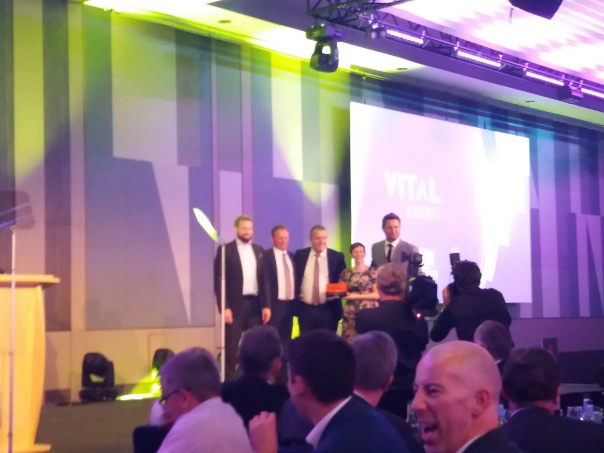 gemma_m_dyson's tweet photo. Yes!!!! Best specialist contractor to work with (over £25m)...@VitalEnergi #CEAwards #notthebestphoto https://t.co/hQcU8n3vtR