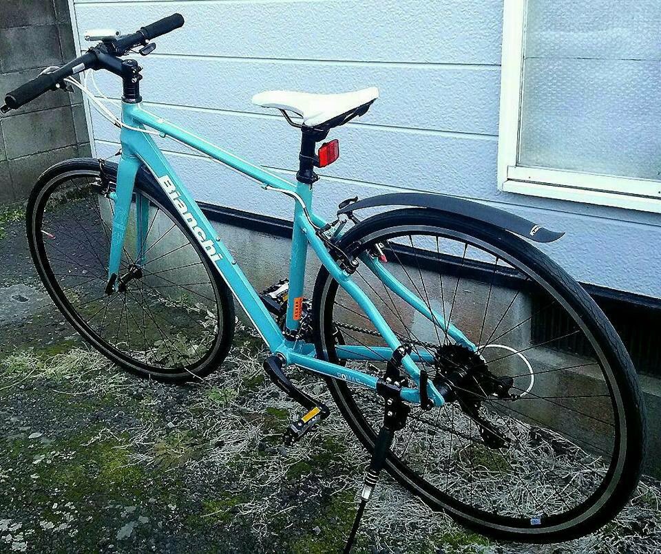 ジョーヤ タカヒロ 拡散希望 10 10の夜和歌山ic付近で息子のクロスバイクが盗まれました フェンダーに和歌山東高校のステッカーが貼ってましたが剥がされてると思われますので各部にブルーのアルマイトのボルトが付いてるのが特徴です 車種はビアンキ