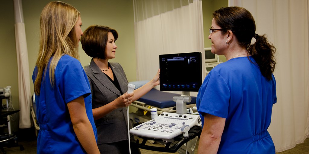 ultrasound technicians preparing for an ultrasound test