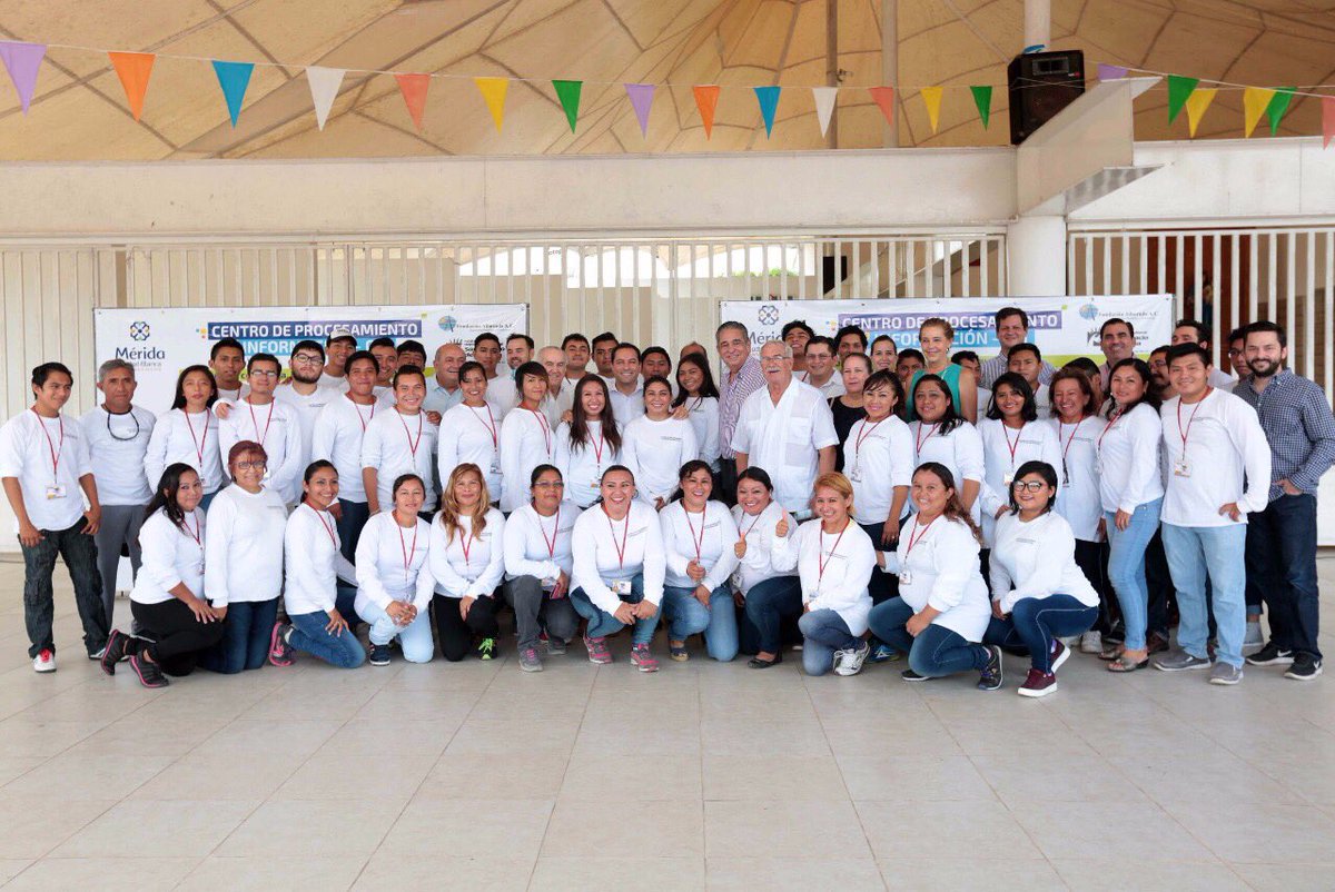 Visita al Centro de Procesamiento de Información (CPIs), donde con las más modernas técnicas se recopilan datos de las necesidades de Mérida