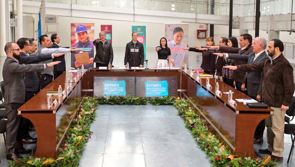 alfredodelmazo's tweet photo. Hoy instalamos el Gabinete de Desarrollo Económico. Iniciamos el camino hacia el crecimiento y desarrollo económico del #Edoméx. https://t.co/P9VtTUYdcM