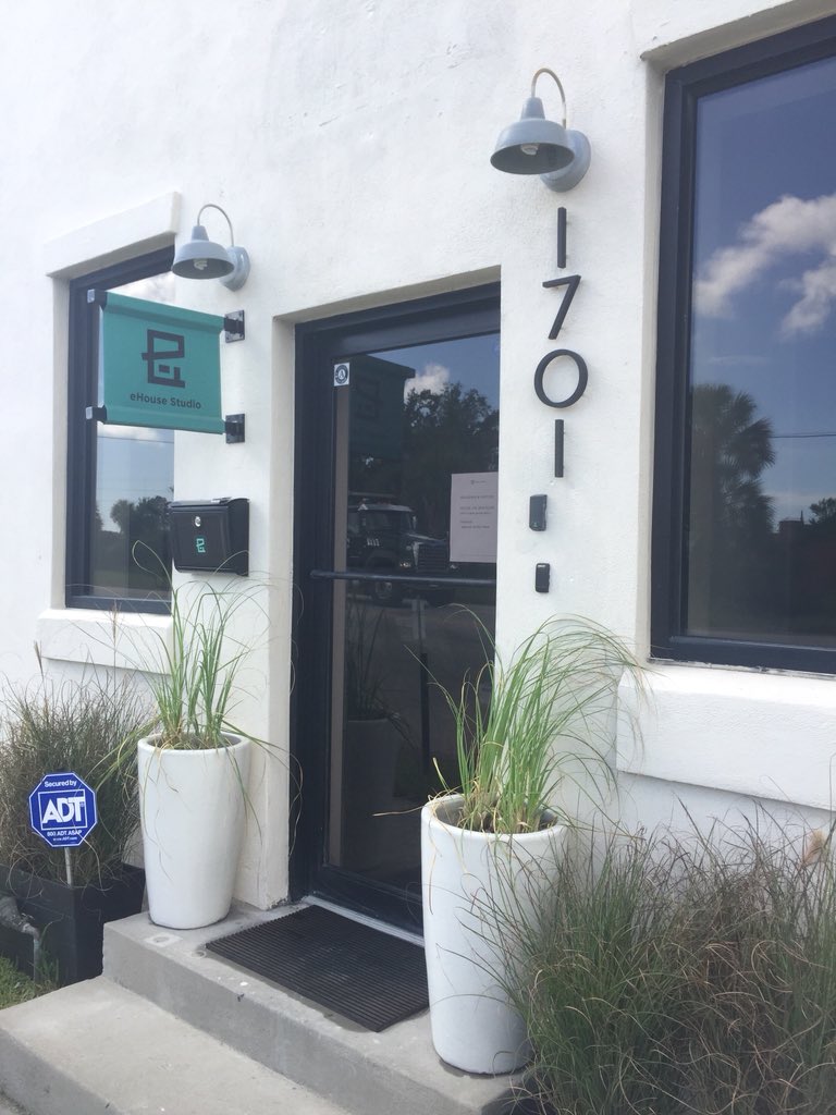 Charleston UX tweet media