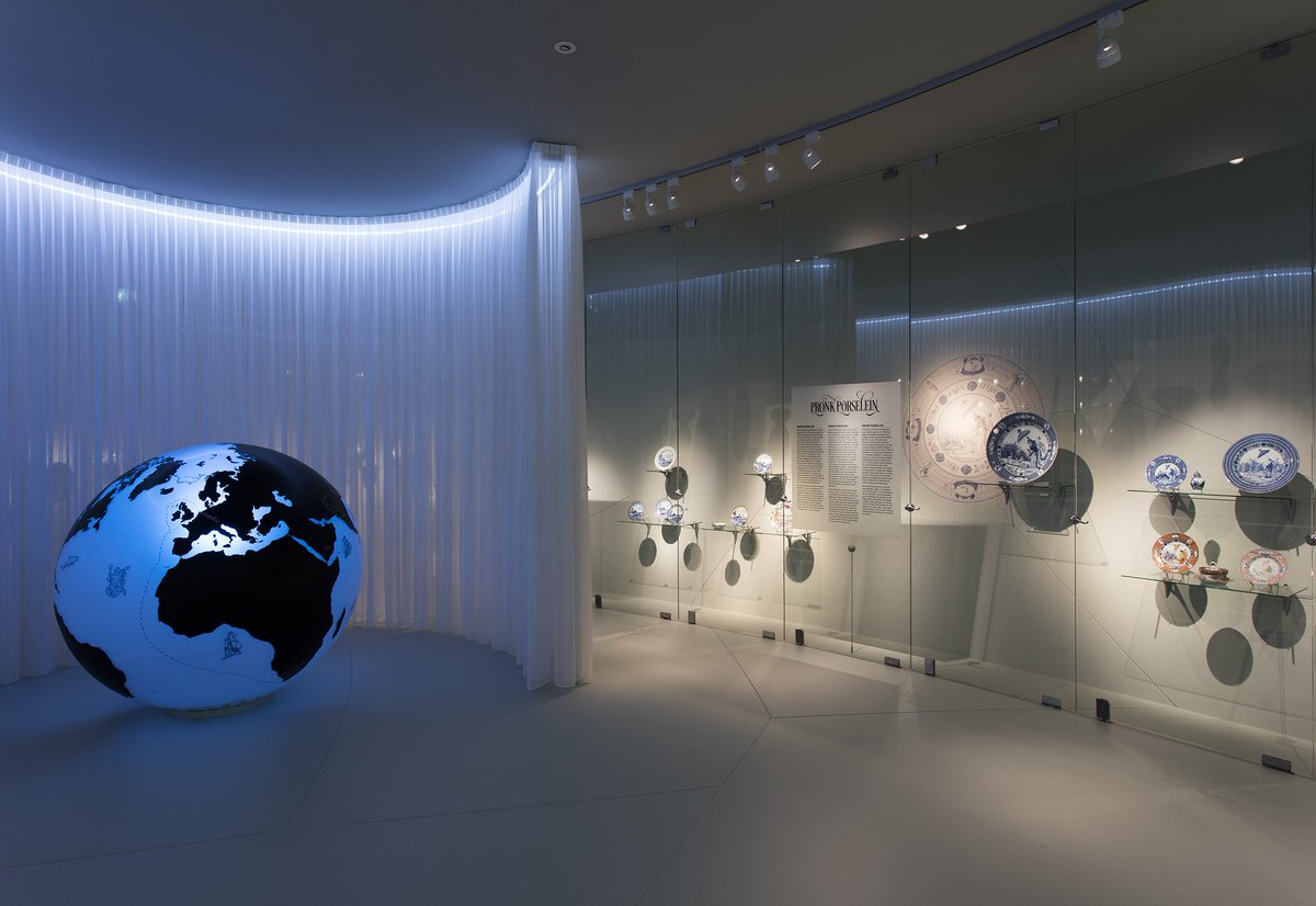 ‘De Wereld in Huis’ al bezocht? Kom langs en bekijk de zeldzame voorwerpen; van Delfts aardewerk tot Chinees en Japans porselein en lakwerk.