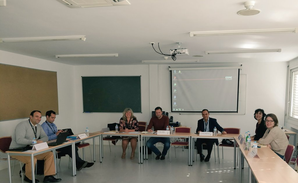 hackity's tweet photo. Reflexionando sobre #Bigdata, tecnología, Smart Cities y ciudadanos en #UrbanThinkers de @onuhabitat #tech https://t.co/Gz5Zn91oRi
