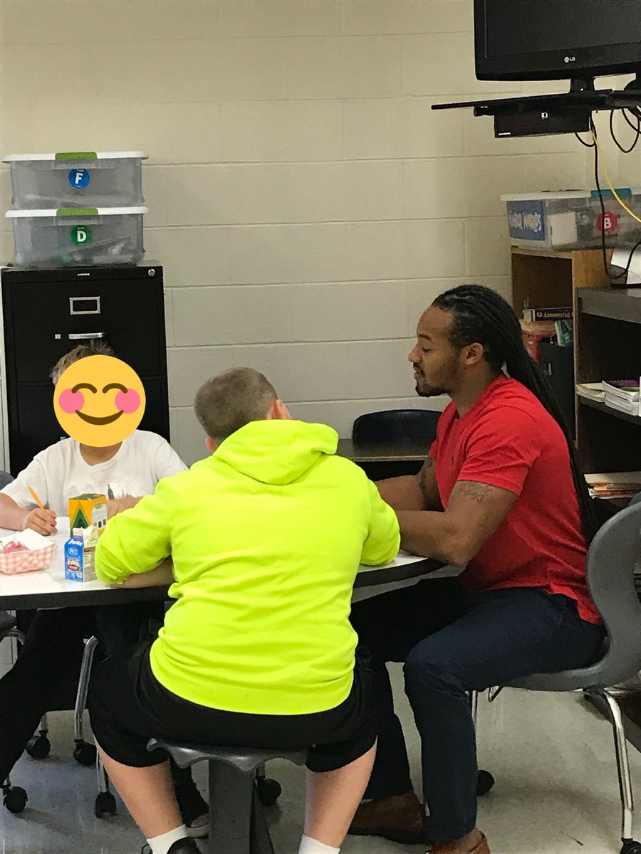 DrTcbethea's tweet photo. Bright and Early!!! Students are at the ❤️ of what we do‼️#LeadingOurPack #wsfcscv @Title1wsfcs @wsfcs https://t.co/TFGzITDP6t