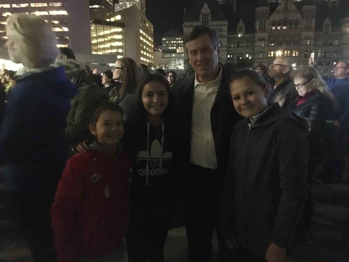 Last night in Toronto, a beautiful tribute to Gord Downie in Nathan Phillips Square by <a href="/choirchoirchoir/">Choir! Choir! Choir!</a>. #TorontoSingsForGord