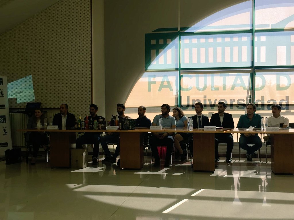 Entrega X Premios <a href="/comercio_uva/">Facultad de Comercio y RR.LL.-UVa</a> ¡Enhorabuena a todos! 👏👏👏 1º Meet Science 2º <a href="/astromona/">Cervezas AstroMona</a> y 3º Wanderlust Mochilas 
#emprendedores #Valladolid