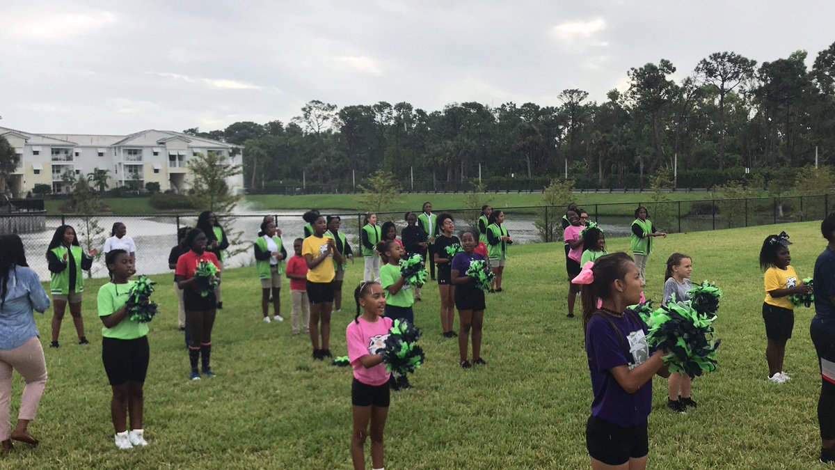 centpalmsharks's tweet photo. Proud of our flag football boys despite losing yesterday in the playoffs! #madeusproud Go Sharks! Way to go cheer and step! #spirit https://t.co/sYHTxqAYY4