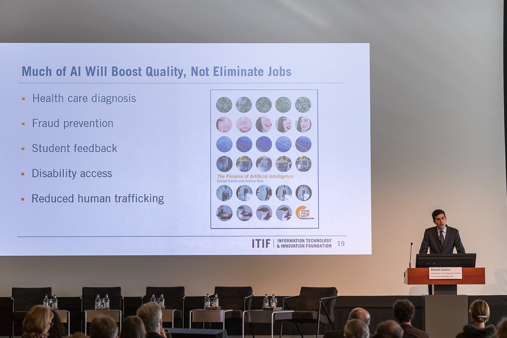 FrediLienhardt's tweet photo. Much of #AI will boost quality and not eliminate jobs @swissre @castrotech #ETHRiskCenter https://t.co/sEXbuRhRfT