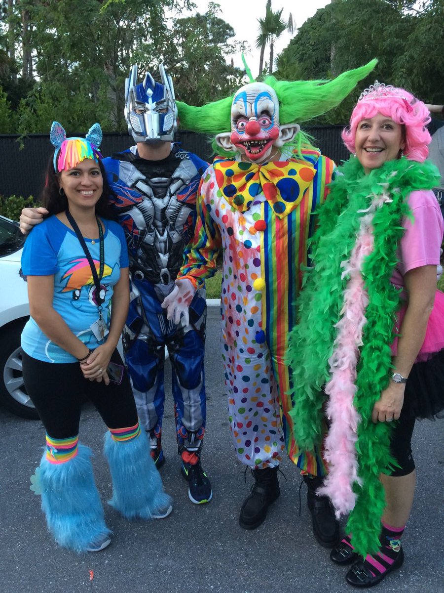 centpalmsharks's tweet photo. Come out for our community event Trunk or Treat this Friday 5pm. https://t.co/YzM4XVLcJN