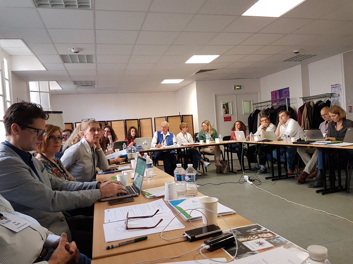 yann_eurordis's tweet photo. #EURORDIS &amp; #raredisease  alliances 15 countries in Europe together today to discuss #ERN ,
 #ParliamentAdvocate4Rare. https://t.co/JQRG5M9ozt