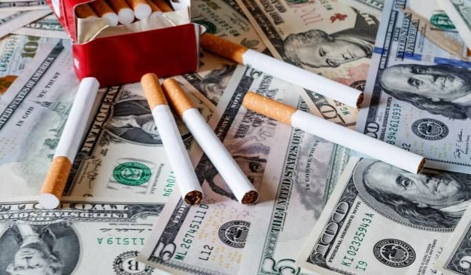 WCO_IPM's tweet photo. Over $17,000 undeclared cash and 10.9 million cigarettes, seized by Customs https://t.co/adCNkbzZbb https://t.co/uJaPBlRayz