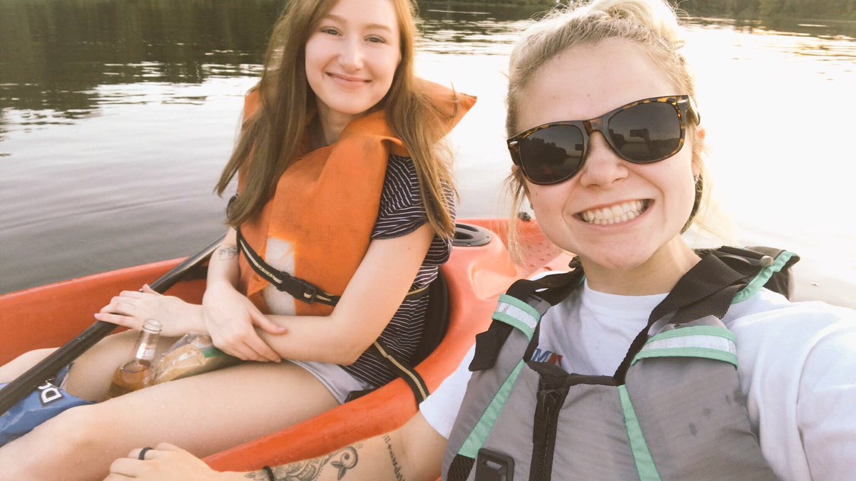 naysabemies's tweet photo. Happy birthday my precious friend. 16 years of a friendship ❤️ love you so much!! You deserve nothing but the best 🎈🎉 @_BrooklynDawn_ https://t.co/C80NGSZMKD