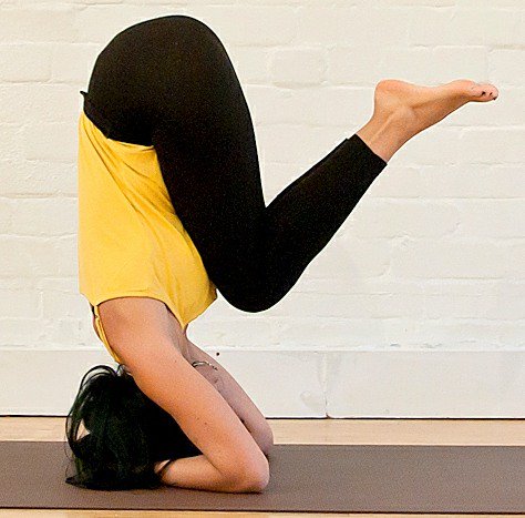 HoursHello's tweet photo. Friday lunchtime BS1. @HoursHello #vinyasaflowyoga #peacehour  #breathandperspective #somethingfortheweekend https://t.co/B79VRKUW5e https://t.co/UtnD239M4Y