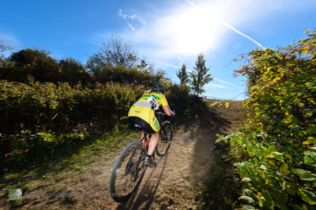 flyingpoint's tweet photo. Had a chance to go to my first cyclocross race over the weekend. Mad bike skills, crazy hecklers and a whole lot of fun. #CBCX #cyclocross https://t.co/QliQsTiAi1