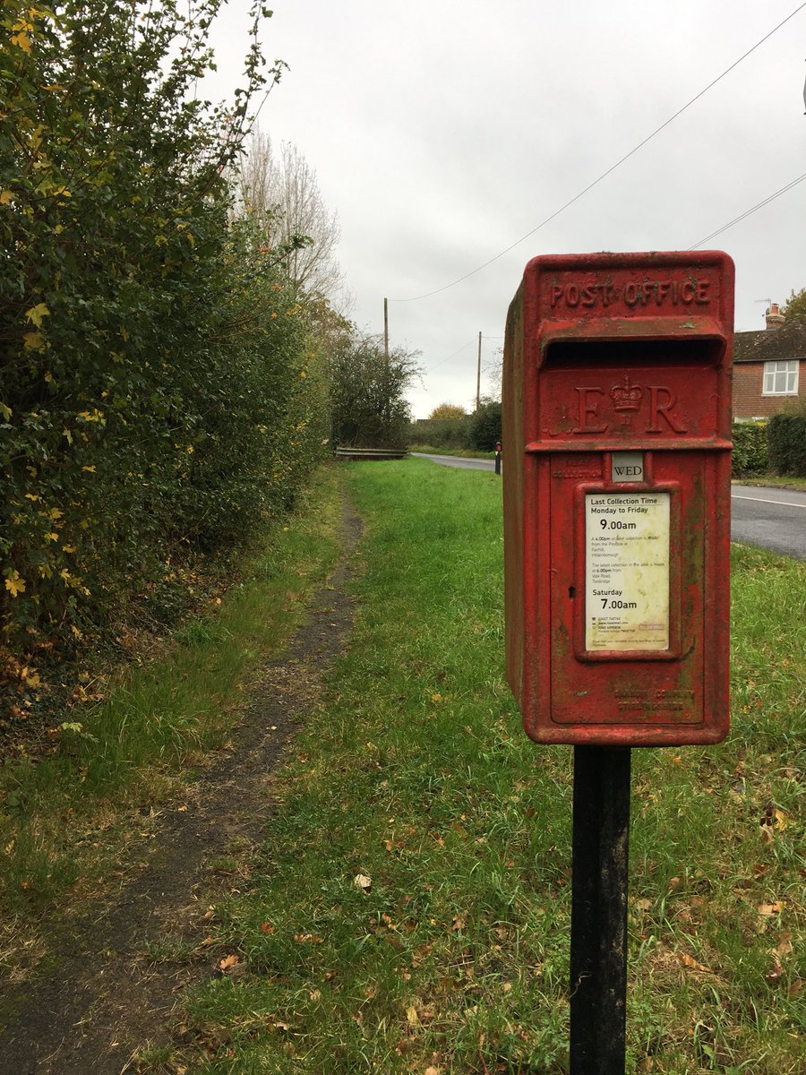 hectoryep's tweet photo. Red and rusted #mailbox #Hildenborough https://t.co/ofnYwiqgF9
