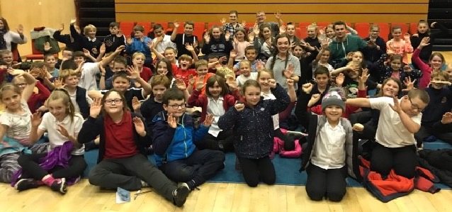 So much fun in Ullapool yesterday #uptospeed <a href="/CWheelsTheatre/">Catherine Wheels</a> <a href="/Ros_ney/">Rosalind Sydney</a> . Spot the cast!