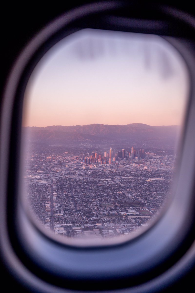 ianthomas's tweet photo. My friend @ArneOsstyn took this shot right before we touched down in LA. I love it &amp; wanted to share x https://t.co/f9AaaTQN3N