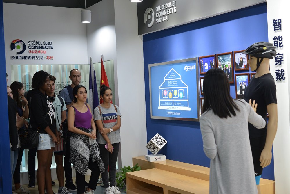 IFCRenmin's tweet photo. Etudiants chinois #IFCRenmin &amp; internationaux #Kedgebs #univpaulvalery rendent visite à la cité de l'objet connecté #Eolane à #Suzhou👨‍🔬💻👩‍🔬 https://t.co/Ub3Rk9NcVZ