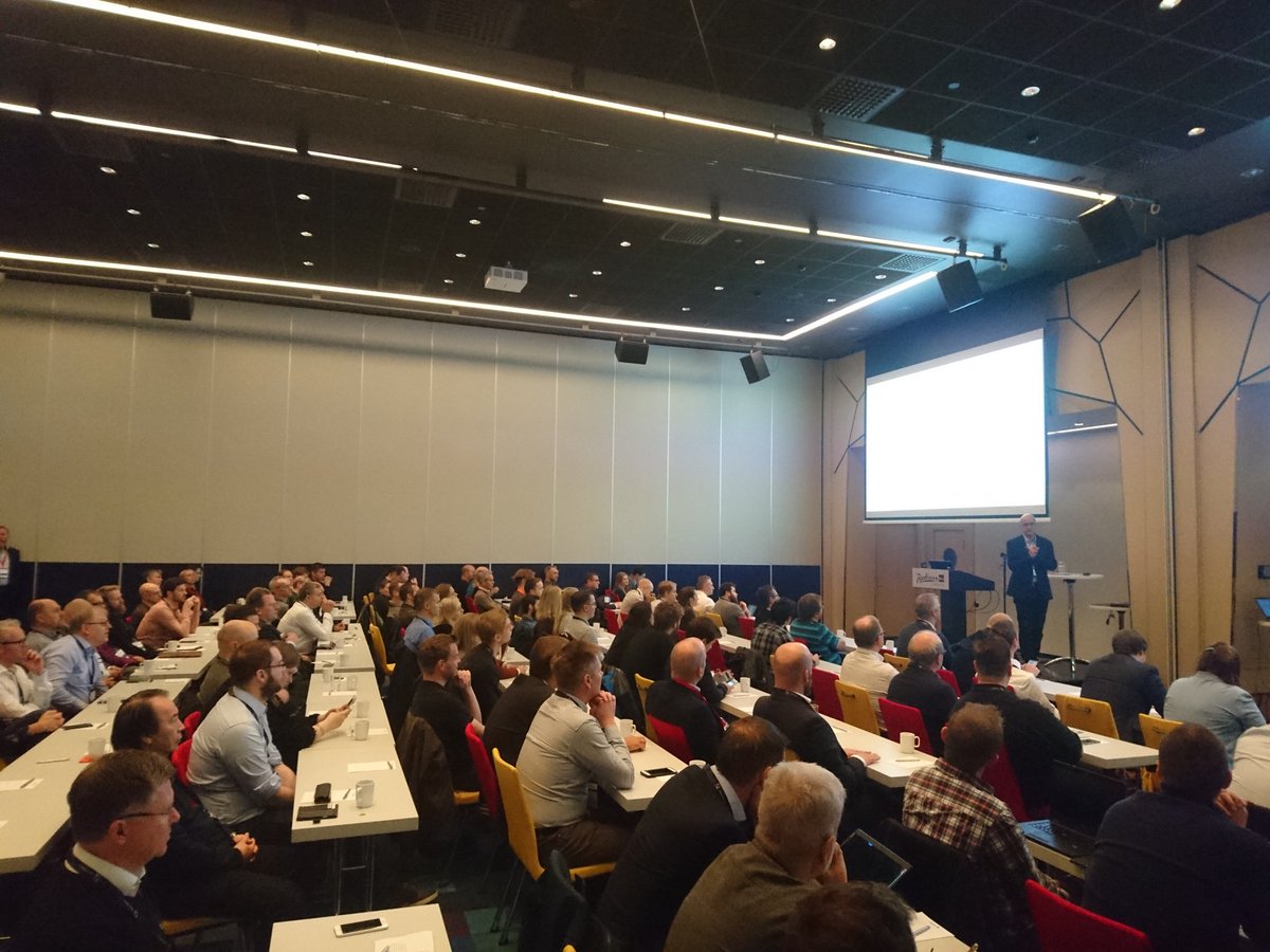 Tron77561745's tweet photo. #siksym17 Olav Lysne svarer på spørsmål om Digitalt Grenseforsvar. https://t.co/g2ci0EYw8z