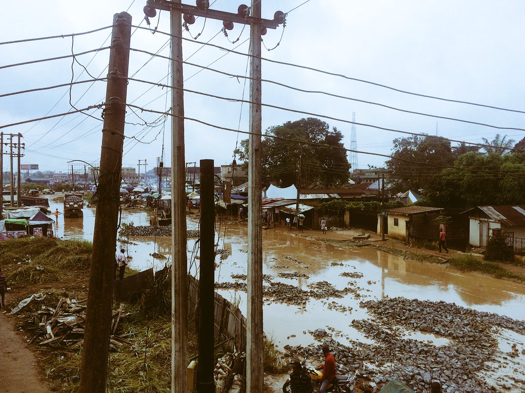 iamhoneybell's tweet image. #temporaryfix Day 3 #makingprogress #Aba #depot @Abiastategov had no single hand in this! @channelstv @NTANewsNow