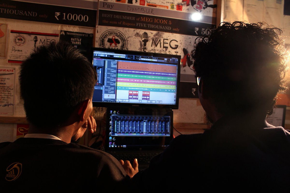 Dymbur_Band's tweet photo. THRAAT
Just got the master track of the new single. It's so dope.
Can't wait to share it with you guys!!
More updates coming your way.
#thraat #newsinglecomingsoon #djent #wearedymbur https://t.co/oTAxi8IxVQ