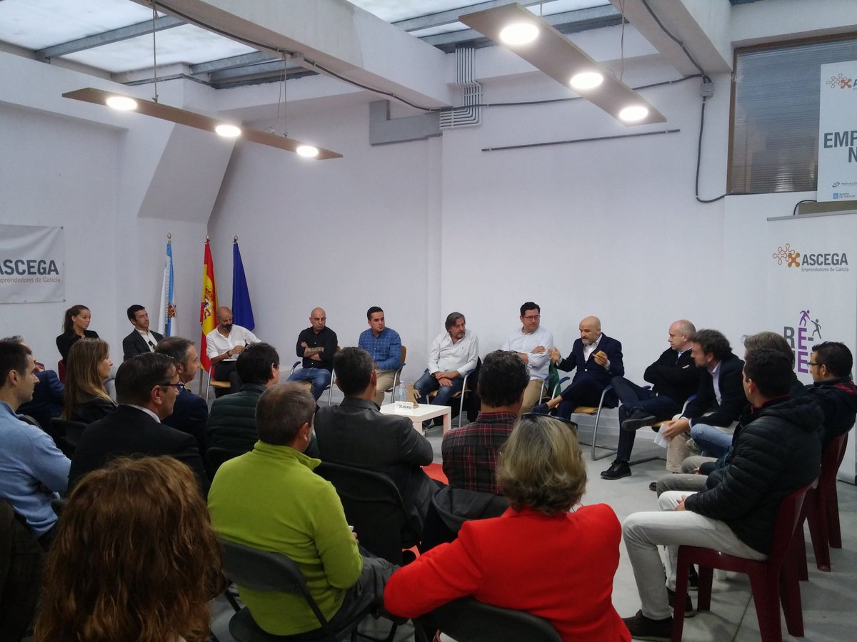 corunacocina's tweet photo. #Estápasando.
Presentación del Grupo de Hostelería @ASCEGA_Oficial y
Mesa redonda sobre la situación hostelera y de restauración en #ACoruña https://t.co/g7Q7rSRCkW