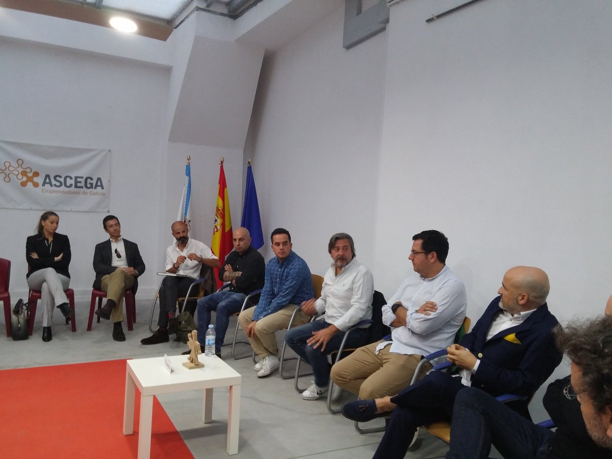 corunacocina's tweet photo. #Estápasando.
Presentación del Grupo de Hostelería @ASCEGA_Oficial y
Mesa redonda sobre la situación hostelera y de restauración en #ACoruña https://t.co/g7Q7rSRCkW