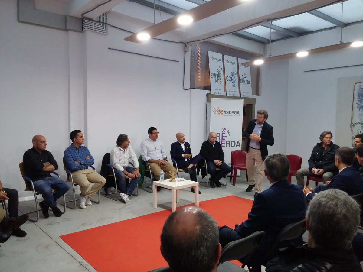 #Estápasando.
Presentación del Grupo de Hostelería @ASCEGA_Oficial y
Mesa redonda sobre la situación hostelera y de restauración en #ACoruña