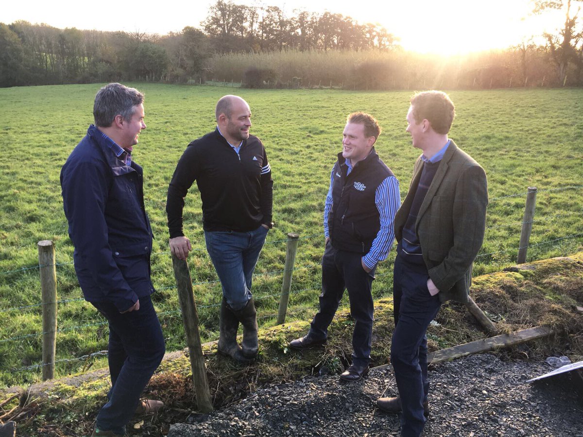 Beautiful morning @ActonHouseFarm with @RoryBest2 @YFCUPresident discussing some exciting plans with @DunbiaGroup #watchthisspace