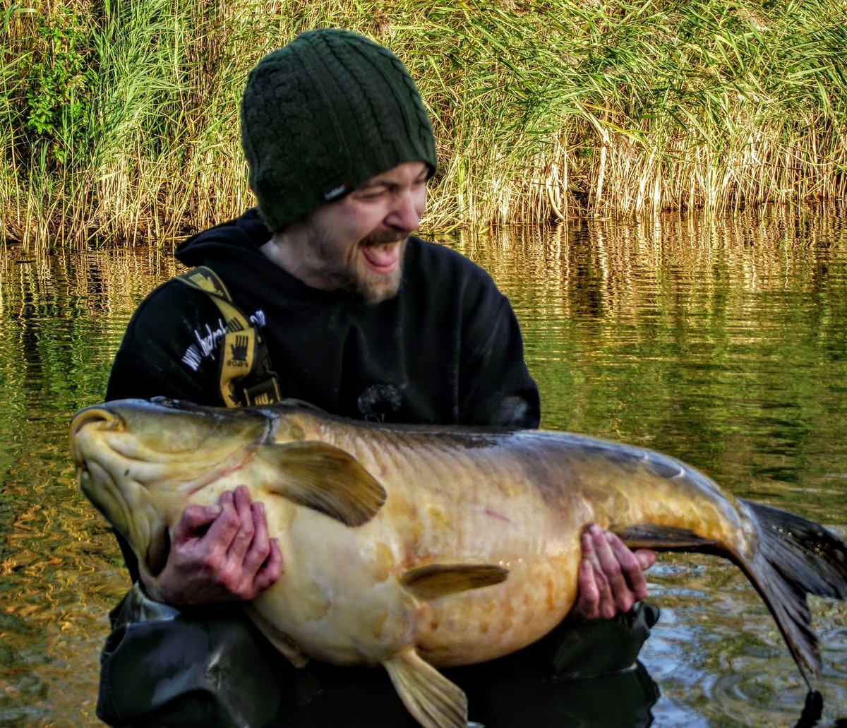 EddyStocker's tweet photo. The face 😂😂..new pb from last weeks megga haul..it only lasted 2 days 🐳😎😎 and i smashed it again #luckoftheirish @hydrabaits #liverpro #hex https://t.co/Jbb2hdmJ8X