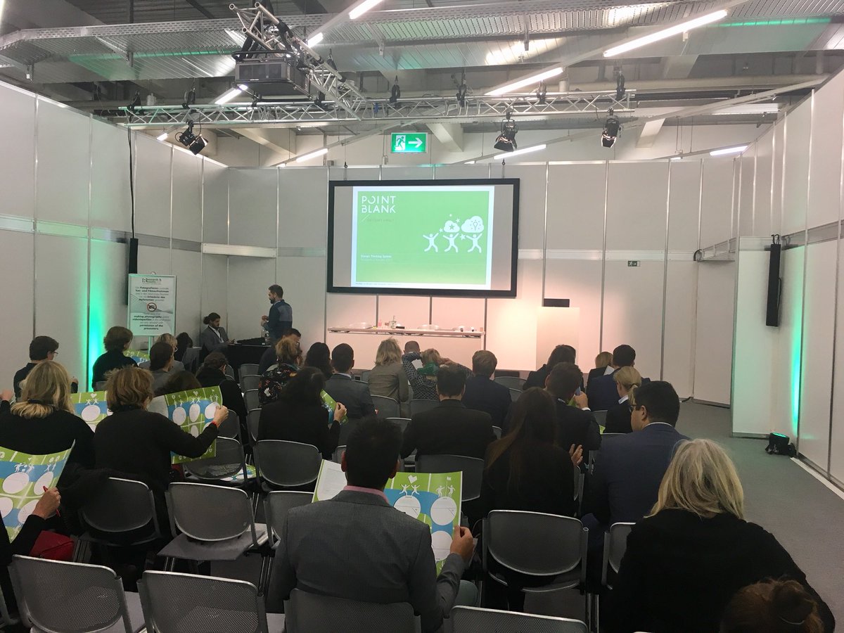 Room is starting to fill up for our workshop on #designthinking sprints  | #rr17 #wecraftimpact #mrx #innovation