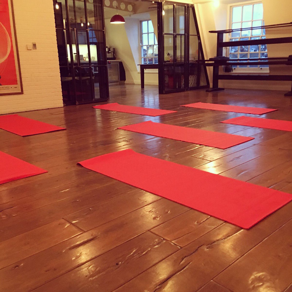 PathakYoga's tweet photo. Ready for #traditionalyoga #beforeworkyoga at our #corporateclients #morningyoga #pathakyoga #officeyoga #sunriseyoga #sunsalutation https://t.co/dvkxqHyz0Q