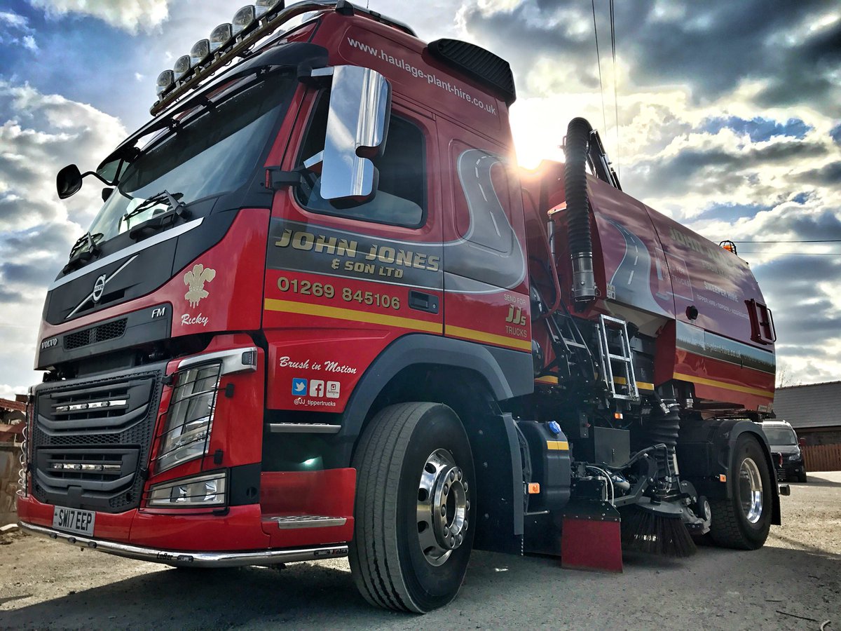 JJ_tippertrucks's tweet photo. Looking for a road sweeper? Give us a call today 01269 845106 #sendforJJ https://t.co/KmaaW0FK2h