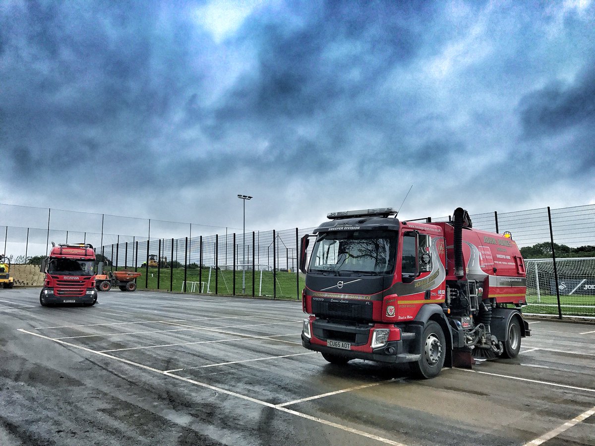 JJ_tippertrucks's tweet photo. Looking for a road sweeper? Give us a call today 01269 845106 #sendforJJ https://t.co/KmaaW0FK2h