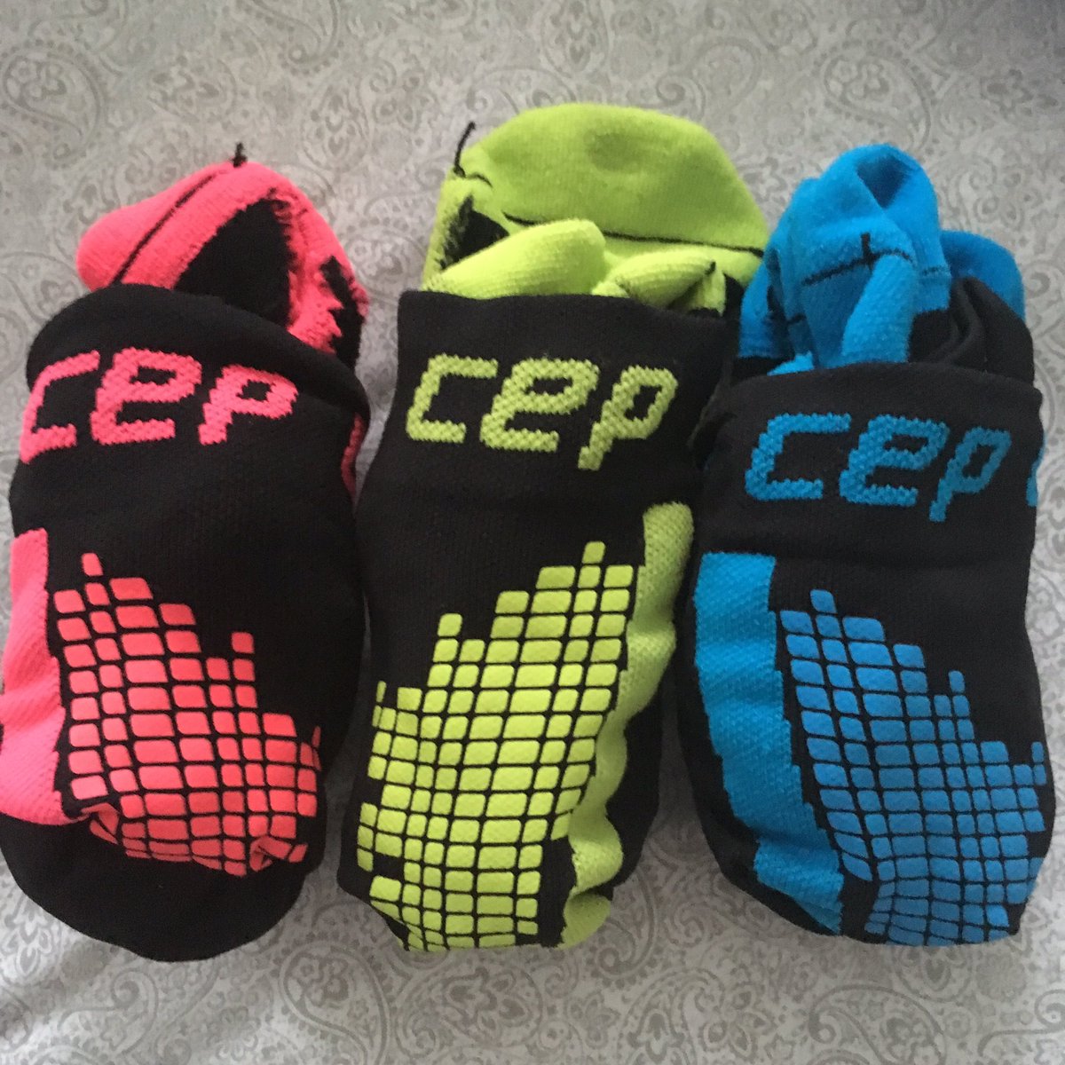 paul_addicott's tweet photo. Not ran for week and aim to go out tonight, need to stay seen, but what colour to wear? #colourupyourrun #ukrunchat #hungryforvegas https://t.co/ox4PT4kFFD
