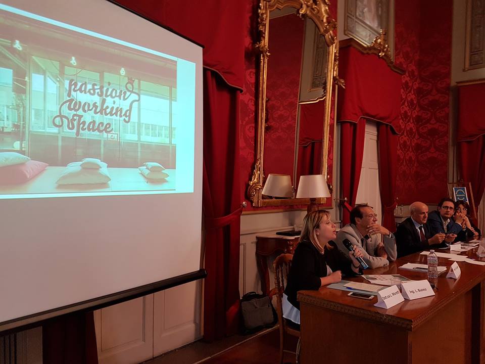 JoomlaCalabria's tweet photo. Una volta che sei diventato maestro in una cosa, diventa subito allievo in un’altra @luciamoretti11 a @DIGITALmeet #DM17 #DM17ACosenza https://t.co/CqMFGZ1zQq