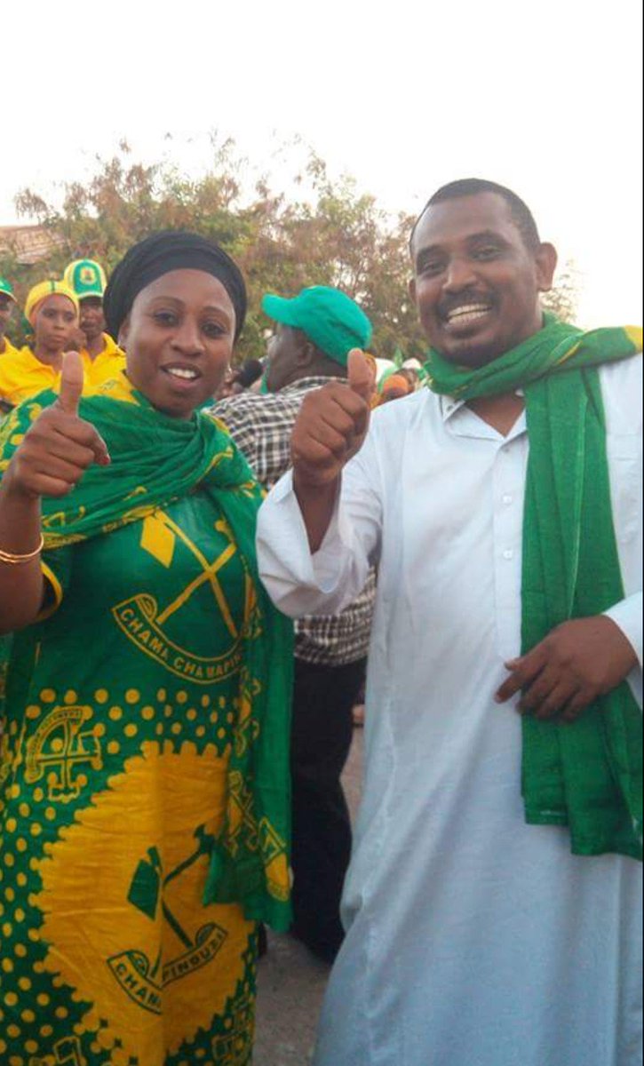 Hii ilikuwa ni 2015 October nikiwa na @umwalimu Mh. Waziri wa Afya.... Katika harakati za kusaka kura za uraisi CCM.MAGUFULI VIVA CCM VIVA