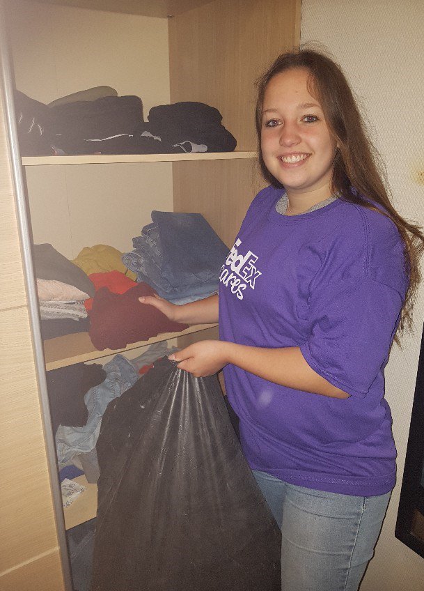 FedExEurope's tweet photo. With winter upon us, FedEx team members in the Netherlands have pulled together to donate warm clothing to Bag To The Future - helping refugee children and their families. #DeliveringForGood #FedExCares https://t.co/RJrD1zT1X1