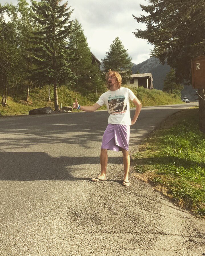 _BaptR's tweet image. Moi quand je fais du stop en serviette