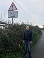 CornishmanPaper's tweet image. Coach stuck: "Human error" but signs are difficult to see in the dark.
#satnavfail
#stives
cornwalllive.com/news/cornwall-…