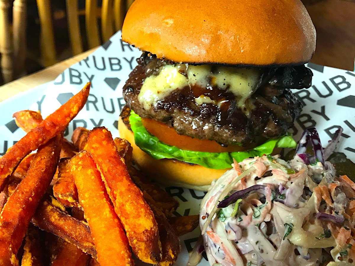 RUBYBURGERS's tweet photo. Open at 12 midday everyday for #burgers #beers #waffles #shakes @TheGrapevineExm #Exmouth #Devon #rubybeef https://t.co/7ZJPvVLGc6 https://t.co/YZ7BwPYEdu